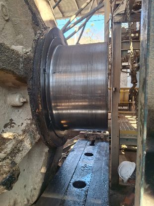 6′ × 12′ ball mill bearing work